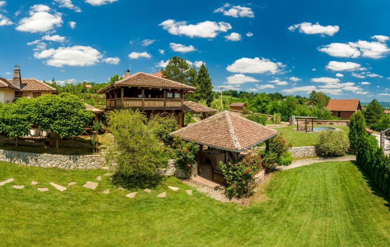Woodland Resort Kragujevac Bagian luar foto