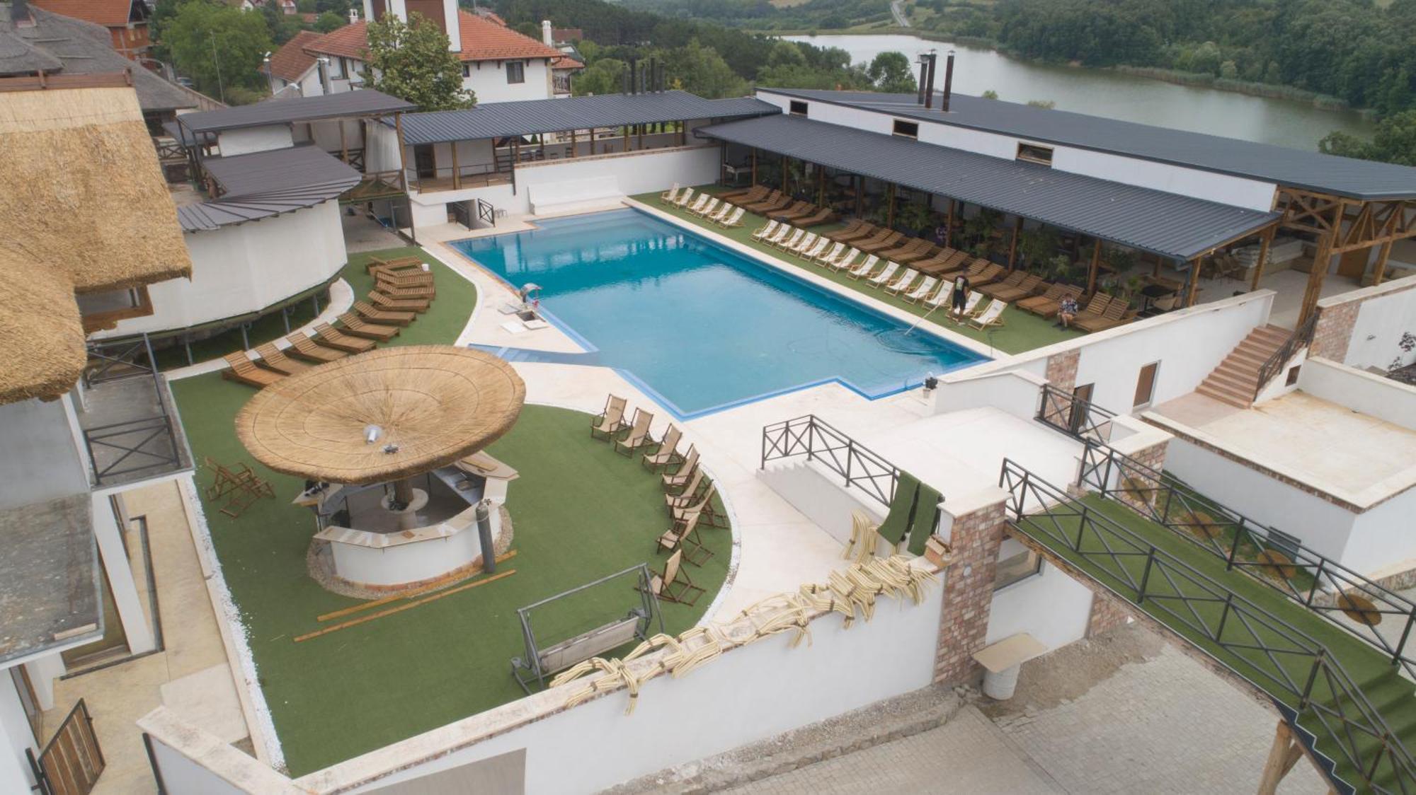Woodland Resort Kragujevac Bagian luar foto